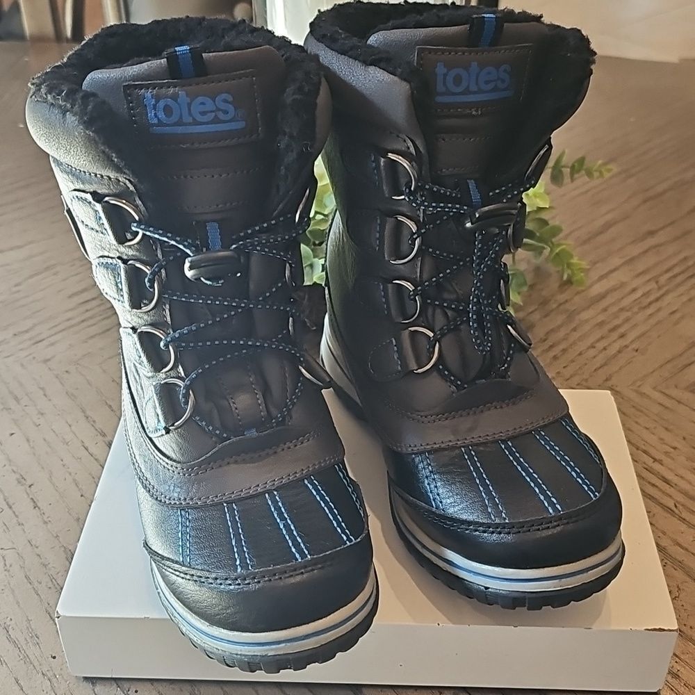 Totes Black and Blue Snow Boots Size 1 Boys